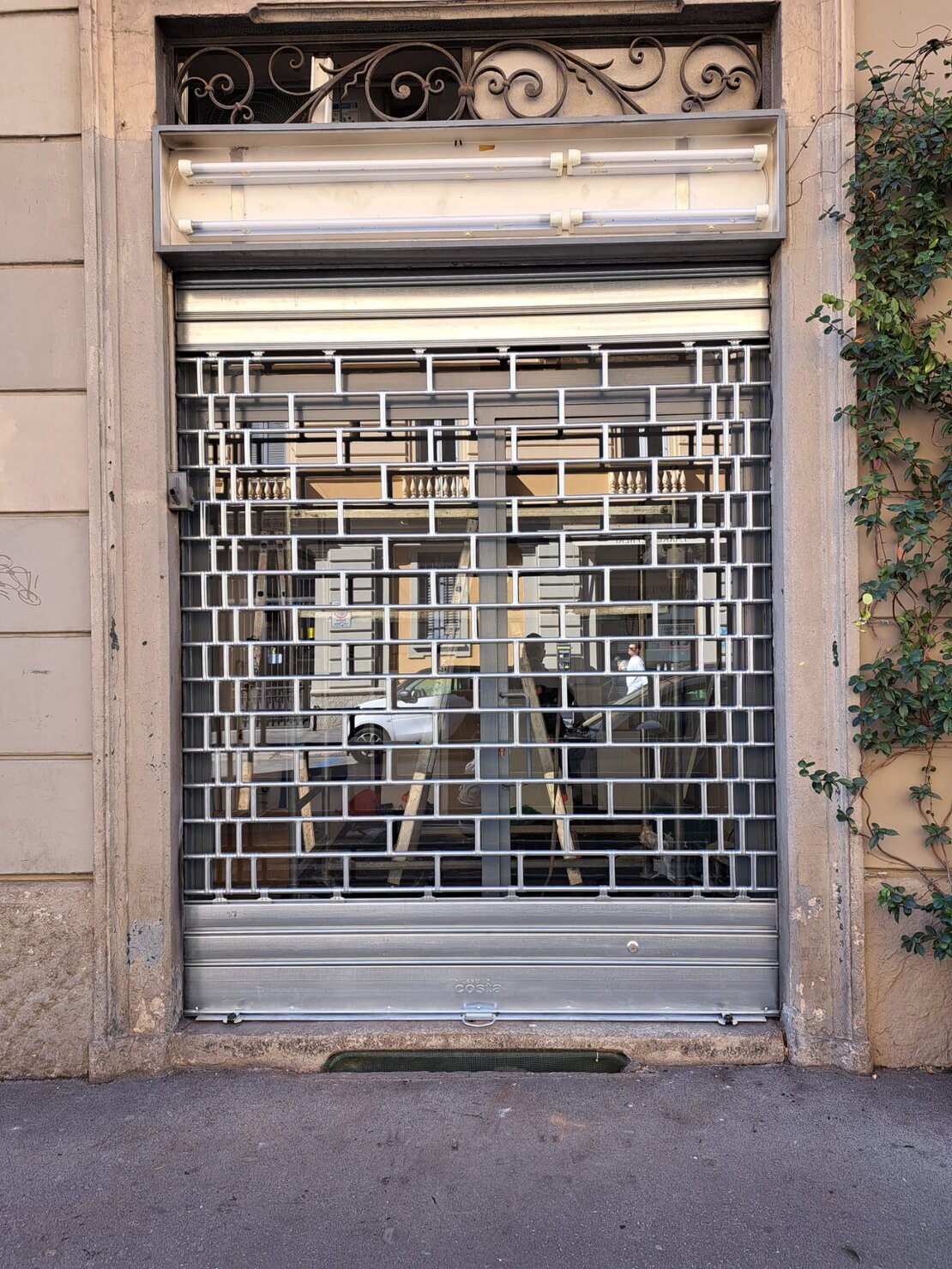 Installazione professionale di una nuova serranda